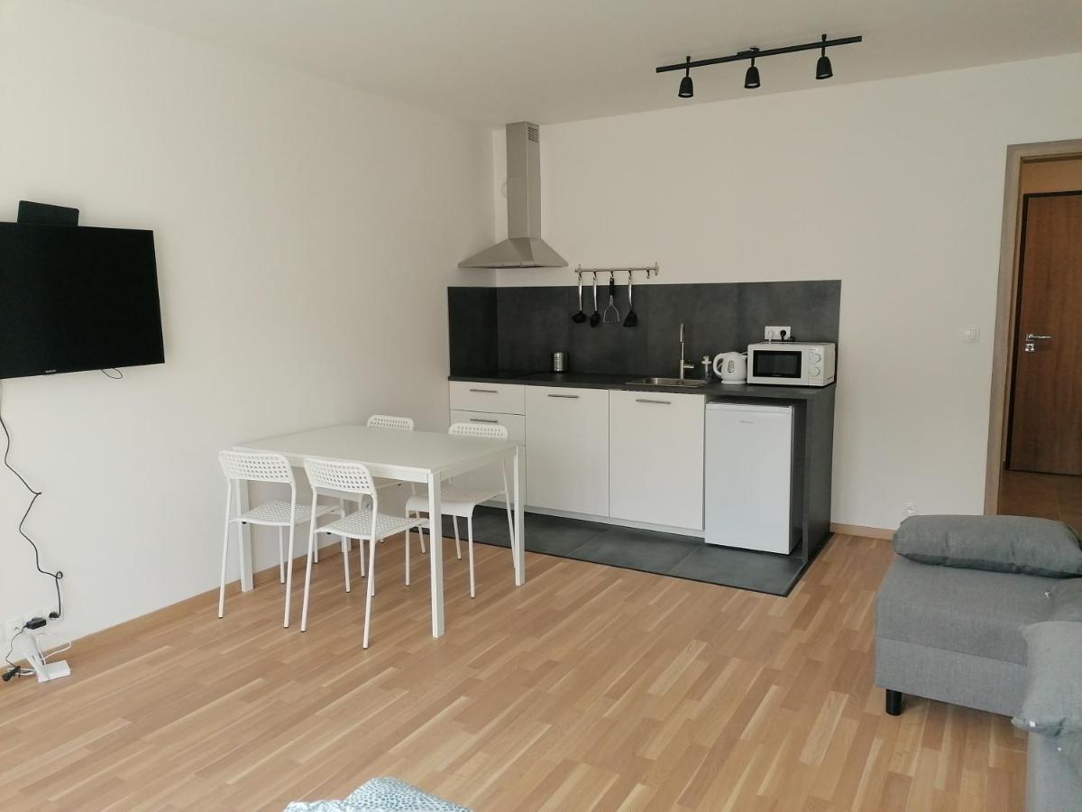 Brand New One Bedroom Apartment #54 In Brand New Building With Free Parking Prag Exterior foto